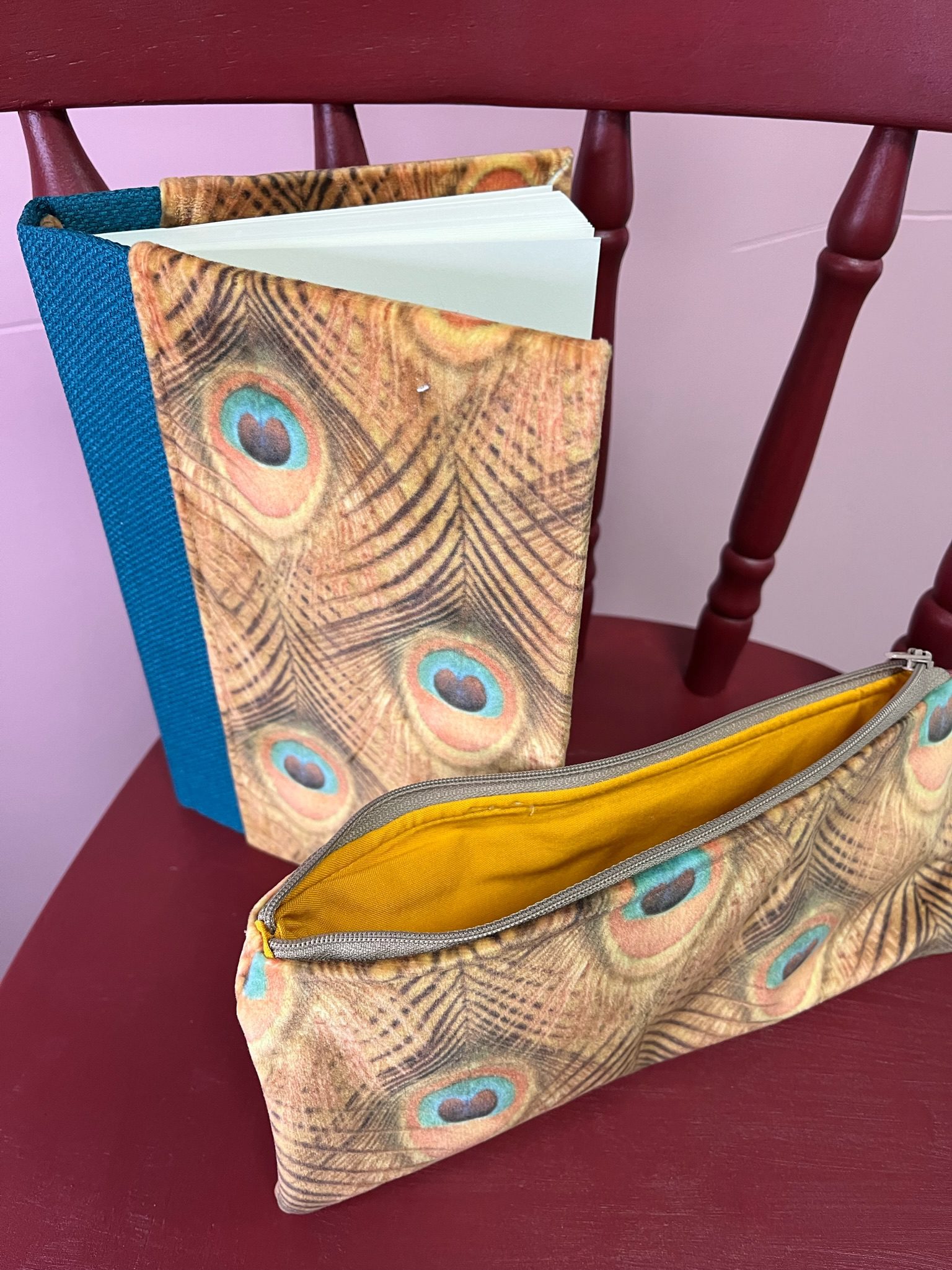 Velvet Peacock Stationery Set - Image 3