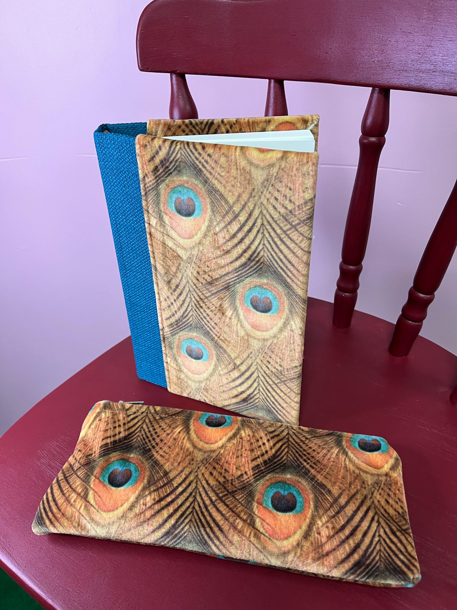 Velvet Peacock Stationery Set - Image 2