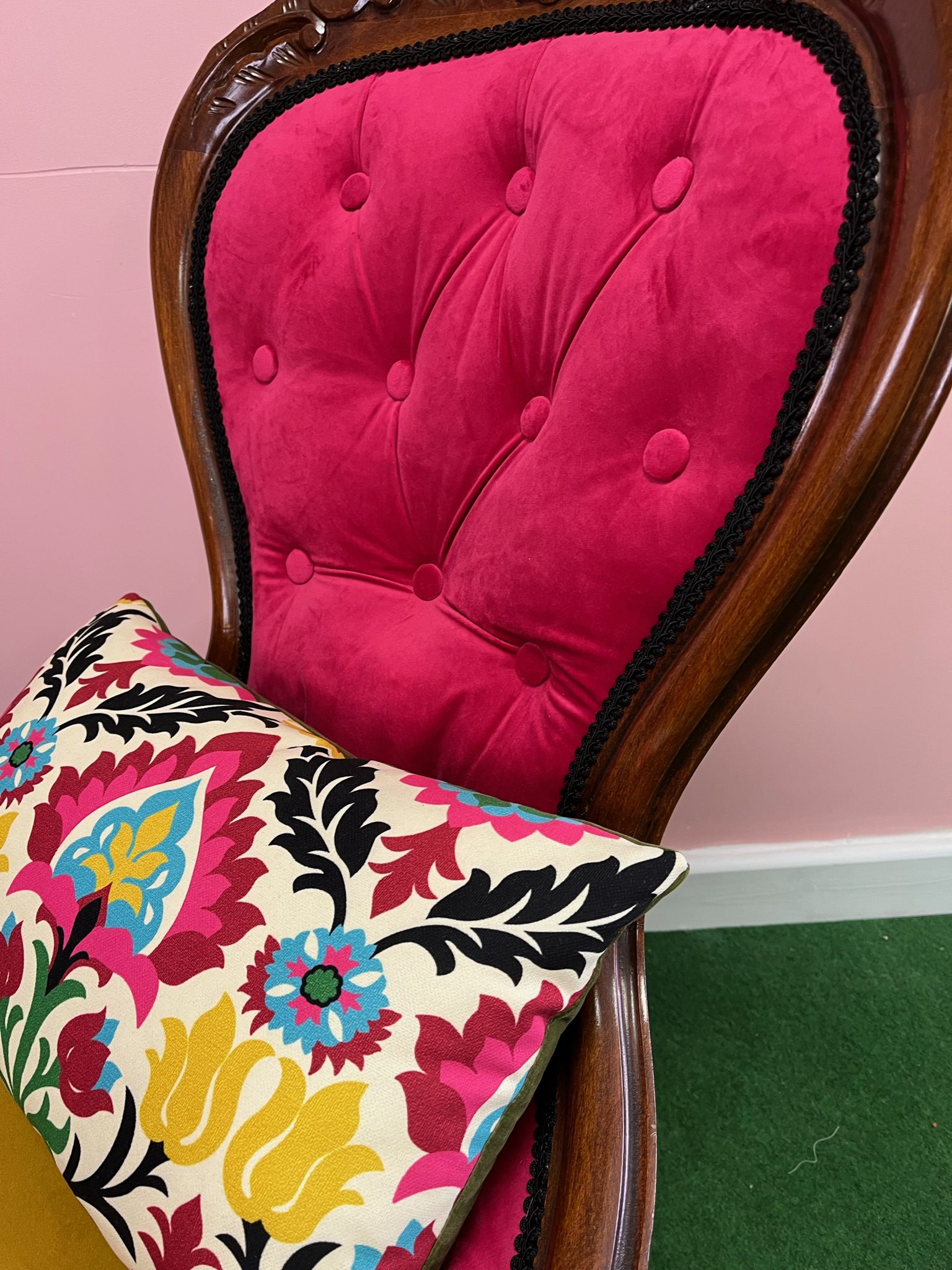 Santa Maria Feature Chair - Image 4