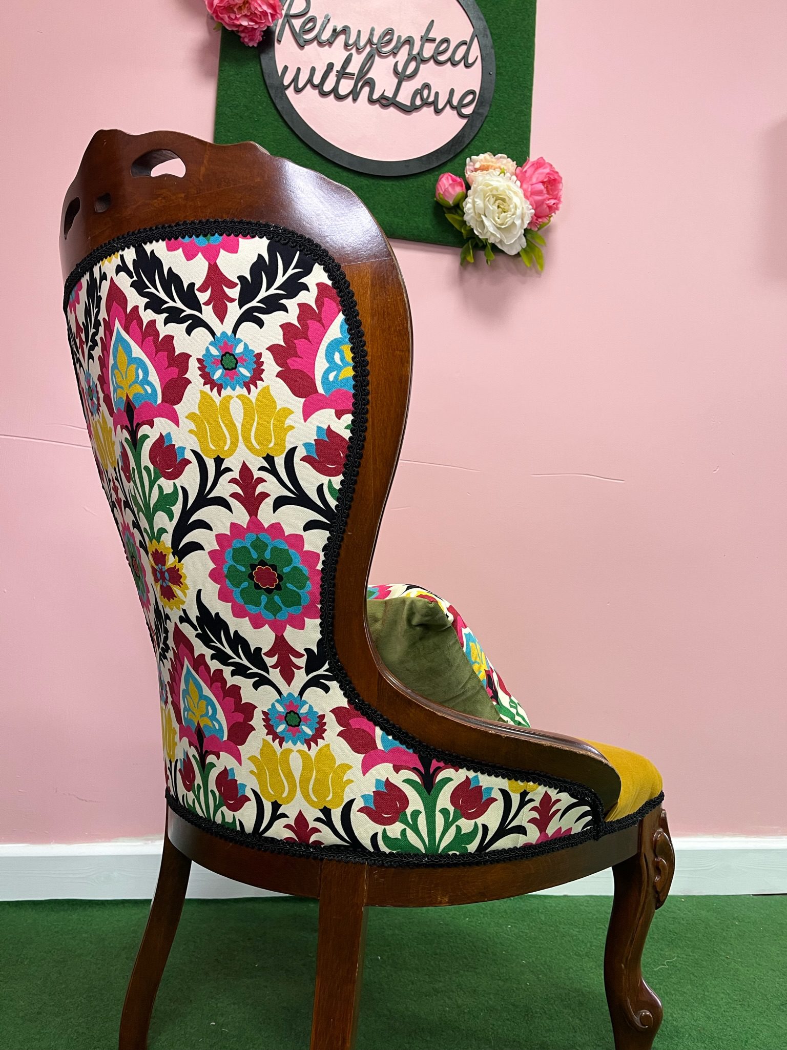 Santa Maria Feature Chair - Image 2