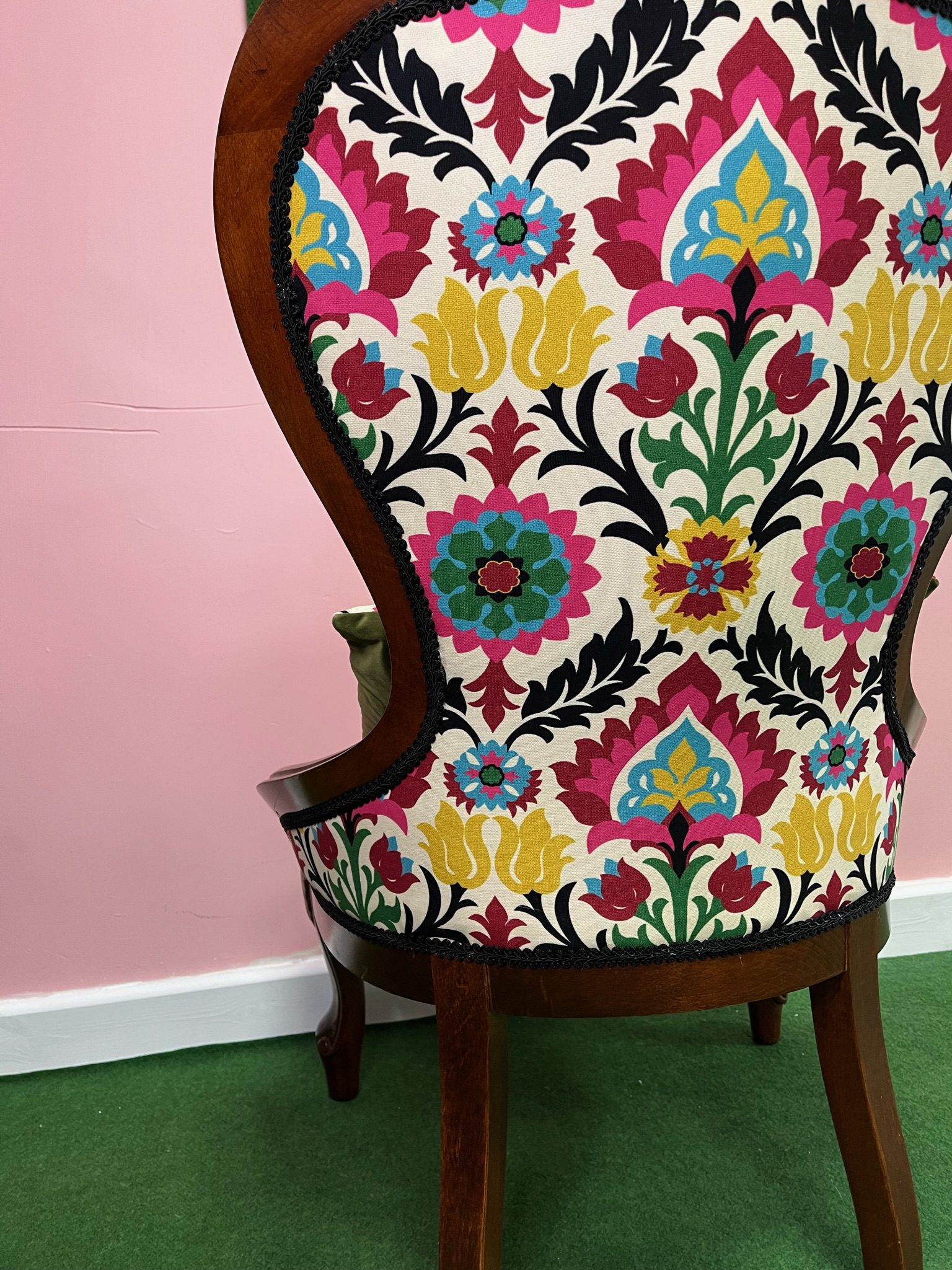 Santa Maria Feature Chair - Image 5